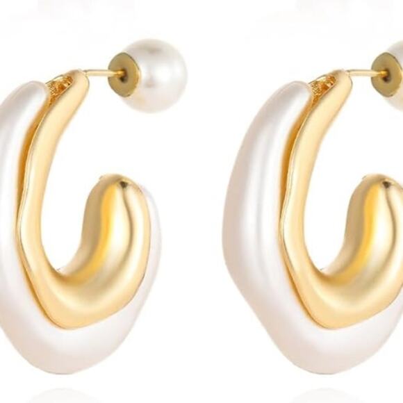 Pearl and Gold Hoop Earrings - Picture 1 of 2